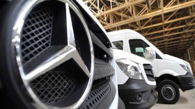 تسليم 721 سيارة “مرسيدس بنز” لهيئات عسكرية ومدنية