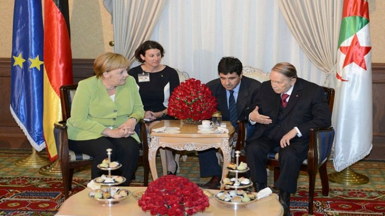 بوتفليقة: زيارة ميركل الأخيرة بعثت ديناميكية جديدة للتشاور