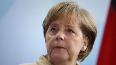 Allemagne: Merkel limoge un ministre après une débâcle électorale