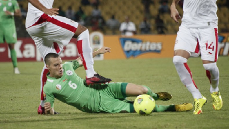 مصباح يعترف بتدني مستواه الفني وتهميش غلام يطرح تساؤلات!