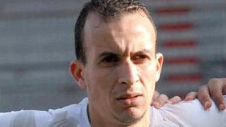 إدارة أولمبي الشلف تشرع في تسوية مستحقات لاعبيها