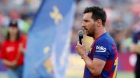 ميسي يعود إلى برشلونة.. من دون أن يغادرها