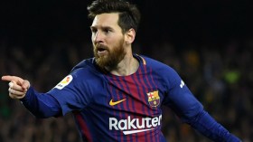 ميسي يطالب برشلونة بالتعاقد مع 4 لاعبين