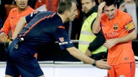 ميسي يتسبب في حرمان مشجّع من دخول الملعب مدى الحياة