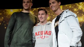 ميسي يتمنى اللعب بجوار كريستيانو رونالدو