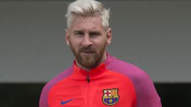 رونالدو يدافع عن “ميسي الأشقر” !