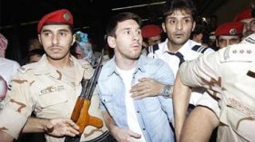 صحيفة: ميسي لن ينسى سلاحا سعوديا يضغط على رقبته!