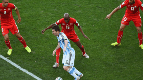 الأرجنتين تتأهل لربع النهائي بصعوبة كبيرة على سويسرا