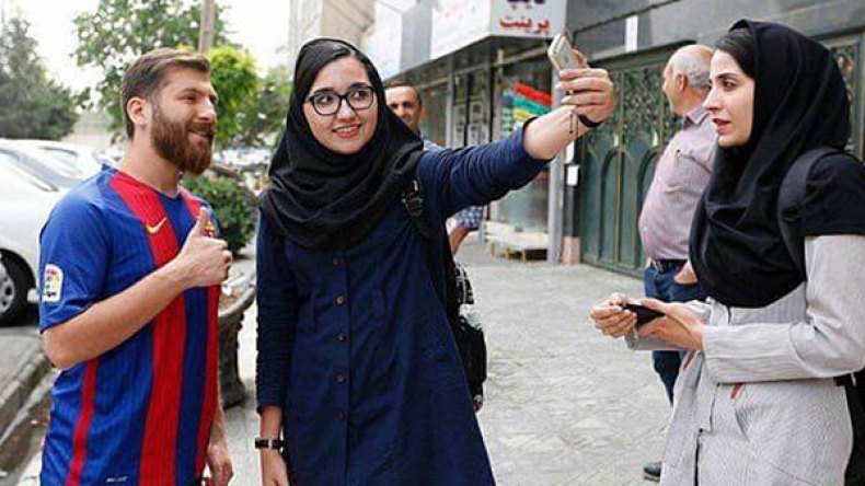 اعتقال شبيه ميسي في إيران