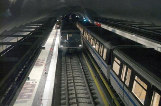 Bouteflika inaugure le métro d'Alger