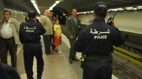 الأنياب ومفككو المتفجرات لضمان الأمن داخل الميترو