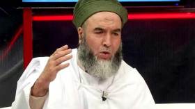 ثلاثة قوانين تدين مزراق‮.. ‬وعودته تتطلب استفتاء شعبيا