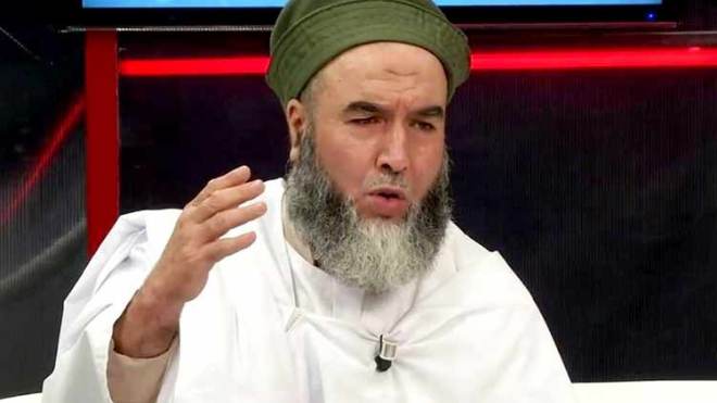 ثلاثة قوانين تدين مزراق‮.. ‬وعودته تتطلب استفتاء شعبيا