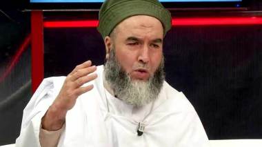 Law experts: Three laws condemns Mezrag, his return requires a popular referendum