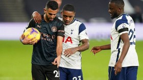 الإنجليز ينتتقدون رياض محرز بعد الهزيمة أمام توتنهام