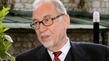 المفكر الألماني مراد هوفمان..  كيف ساهمت الثورة الجزائرية في إسلامه؟