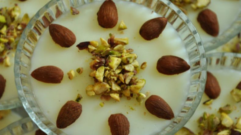 محلبي بالمكسرات