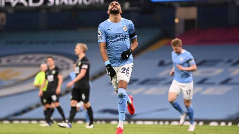 السيتي يواصل إشادته برياض محرز ويصفه بالمحسود