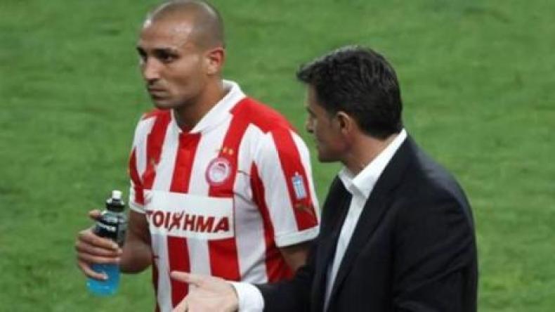 مدرب أولمبياكوس لـ جبور: أنت لست ماركو فان باستن!