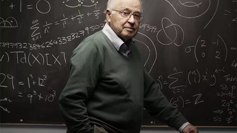 تألّق العالِم ميخائيل عطيّة