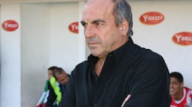 ألان ميشال يهدد بالرحيل