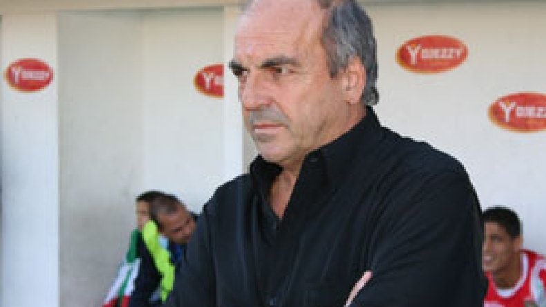 ألان ميشال يهدد بالرحيل