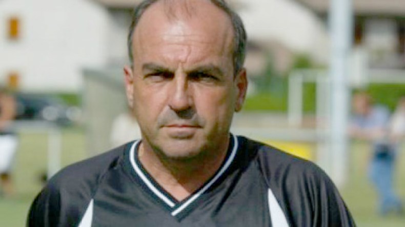 المدرب آلان ميشال باق في شبيبة بجاية