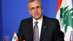 رئيس لبنان يبدأ مشاوراته لتغيير الحكومة