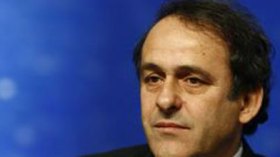 بلاتيني يساند الجزائر وتونس والمغرب ضد فرنسا، ووزير الرياضة يهاجمه