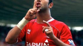 اللاعب المصري ميدو يتعرض لهتافات معادية له كعربي ومسلم