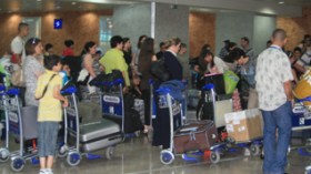 Les émigrés font leur shopping en Algérie