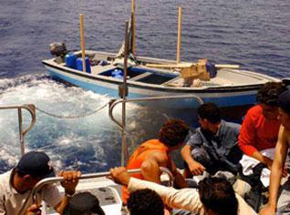 Illegal immigration: 22 Algerian youngsters from Annaba dock on a makeshift boat on the Italian island of Sardinia