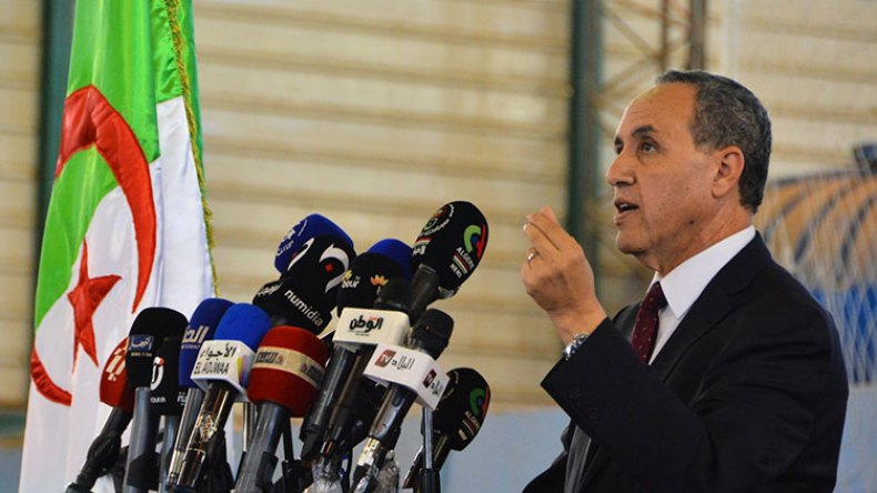 شباب الأرندي يطالب بإحالة “شيوخ” الحزب على التقاعد!