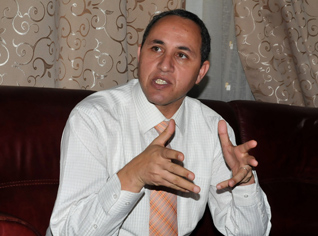 Algerian communication minister to Echorouk: cooperation with journalists is necessary