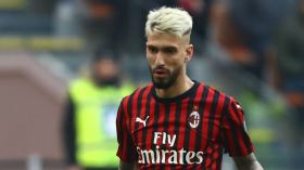 زميل بن ناصر يتعرّض للسرقة بِسلاحٍ ناريٍّ