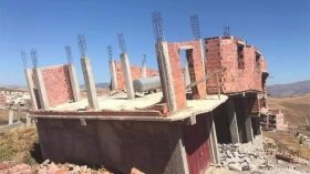 منكوبو زلزال ميلة يحتجون والسلطات تطمئن