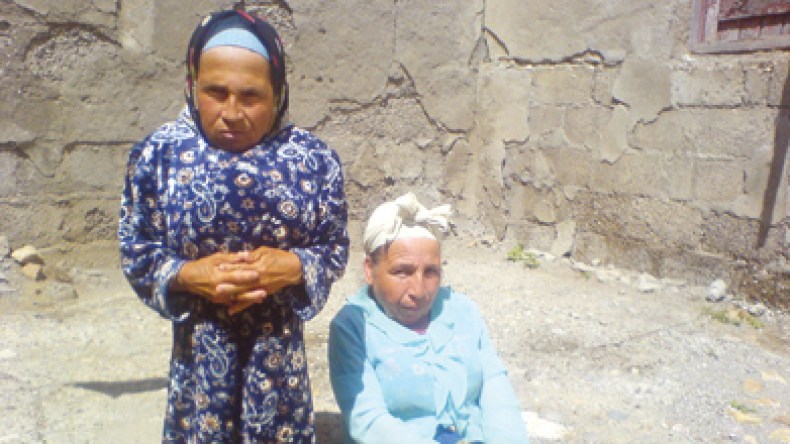 الشروق تتقصى مأساة يمينة وسلطانة: عمرهما نصف قرن وطولهما نصف متر وتزحفان بين الأحراش لقضاء الحاجة