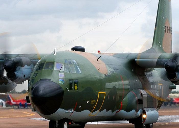 Un avion militaire sort de la piste à Biskra