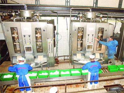 Algerians consumed one billion and 400 million liters of milk in 2011