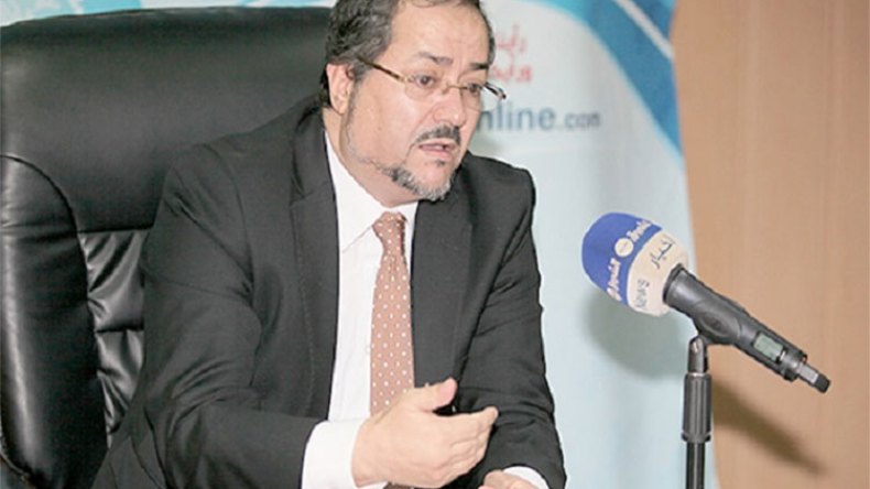 مناصرة: متى نسمع عن ملفات فساد عائلة الرئيس المستقيل؟