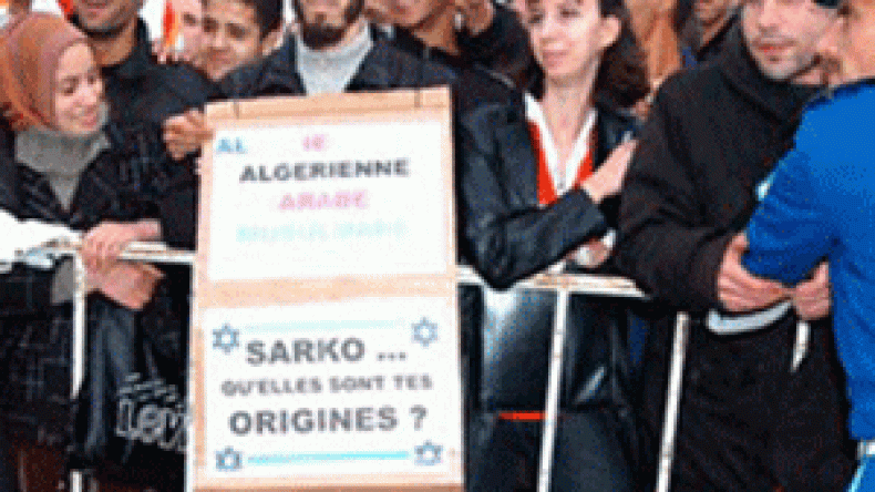 لعموري يتبرع بدفع الغرامة المالية لمنصف فلاحي