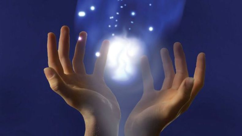 الإنسانُ مرآةُ رَبّه؟