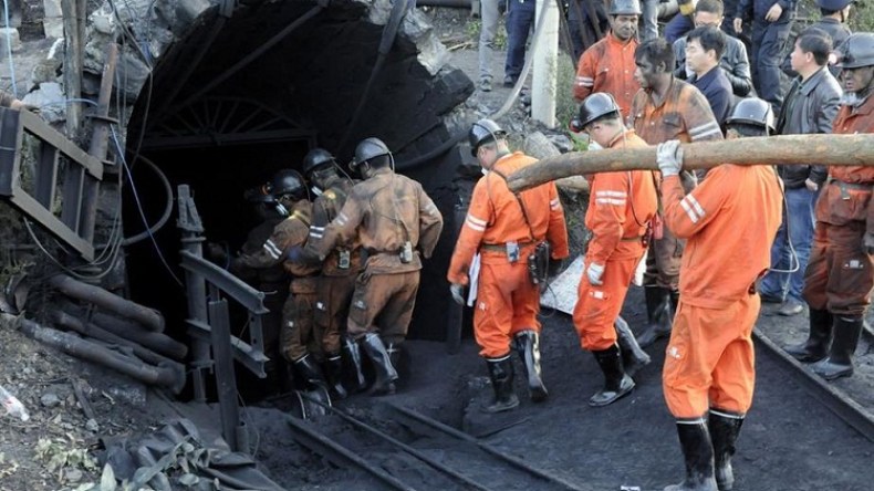 مقتل 21 عاملا في انهيار منجم للفحم في الصين