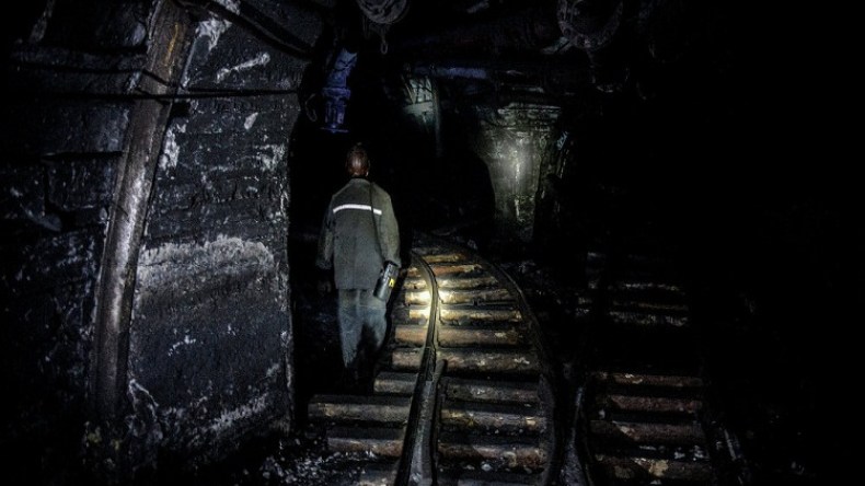 13 قتيلا في انفجار منجم للفحم في التشيك