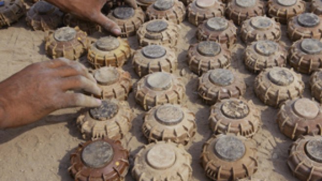 المتاجرون بالألغام الاستعمارية كانوا يريدون نقلها لسواحل الغزوات