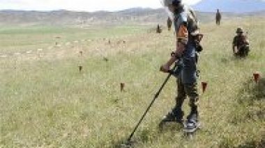 Plus de 5000 mines datant de l’ère coloniale détruites par l’ANP en novembre 2011