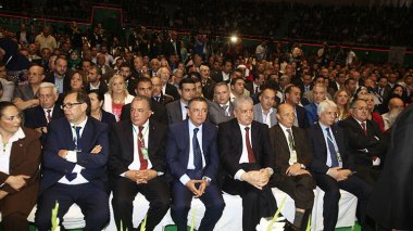 Un gouvernement majoritairement «FLNiste» !