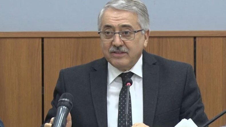 رئيس الجمهورية يقيل وزير العمل
