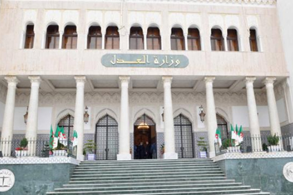 Over 4,000 Syrians, Chinese and French ask for Algerian nationality