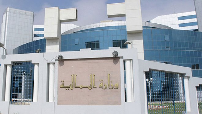 وزارة المالية تشرع في تسديد مستحقات شركات الانجاز